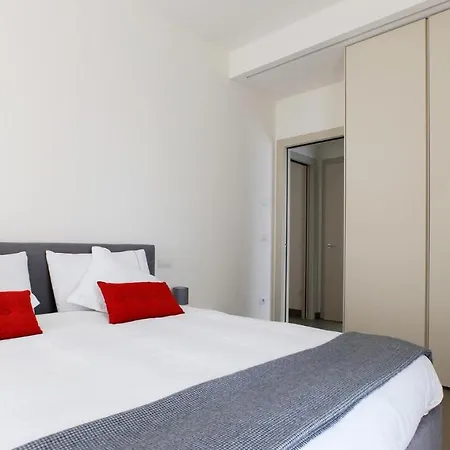 Plum Guide - Helikos Rosso Apartment *